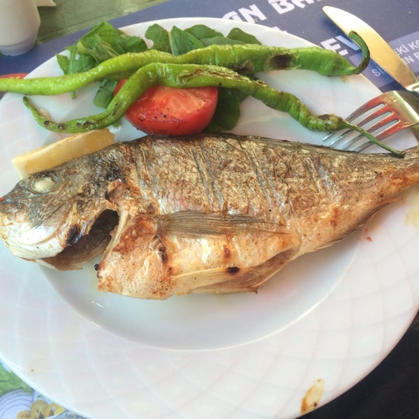 6/23/2014 tarihinde GÖRKEM ALTINIŞIKziyaretçi tarafından Ayabakan Balık ve Pişirme Evi'de çekilen fotoğraf