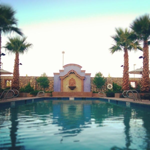 Photo taken at Hotel Encanto De Las Cruces by Miranda on 7/4/2014