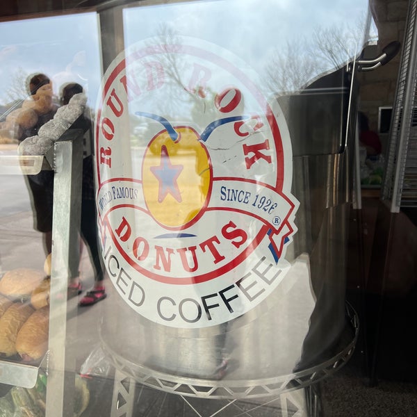 3/2/2023 tarihinde Andy R.ziyaretçi tarafından Round Rock Donuts'de çekilen fotoğraf
