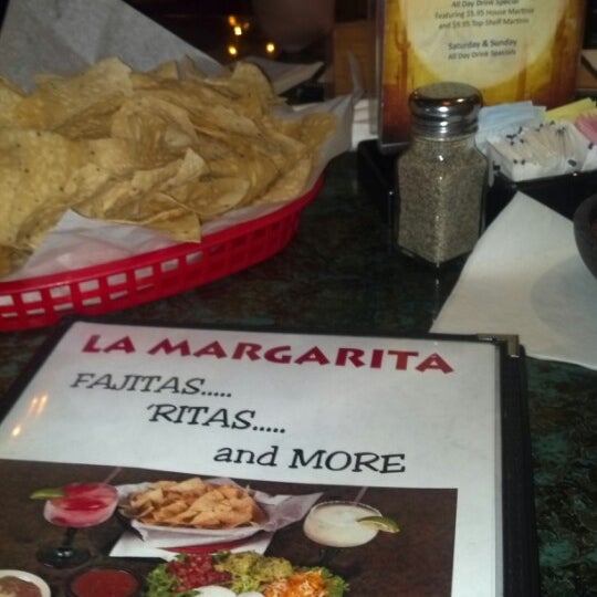 Das Foto wurde bei La Margarita Restaurante von Julie am 12/16/2012 aufgenommen