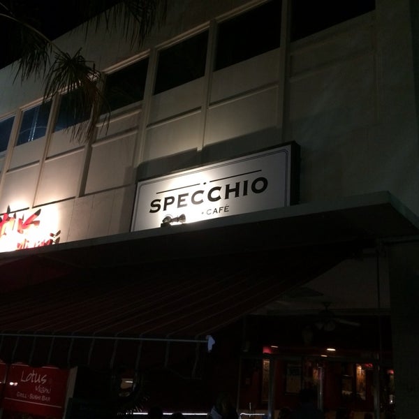 รูปภาพถ่ายที่ Specchio Cafe โดย Cristiano Y. เมื่อ 2/9/2014