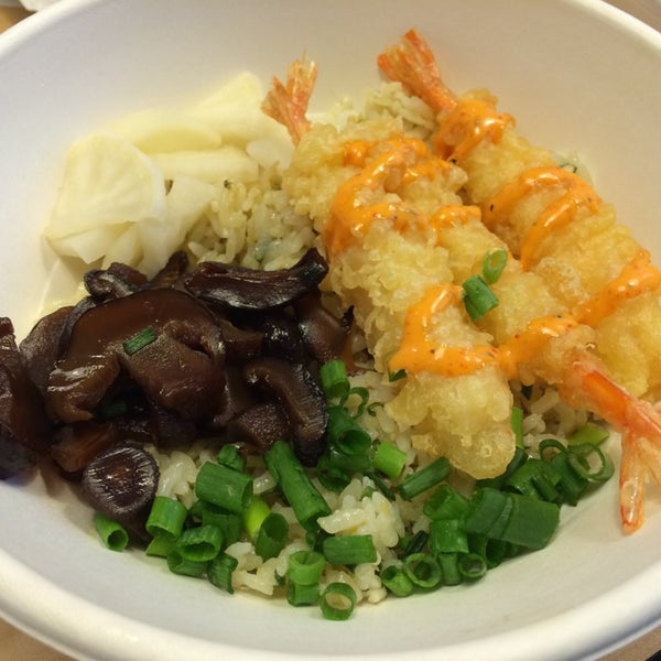Das Foto wurde bei One Two Three Sushi von Ming Hwa L. am 9/15/2014 aufgenommen
