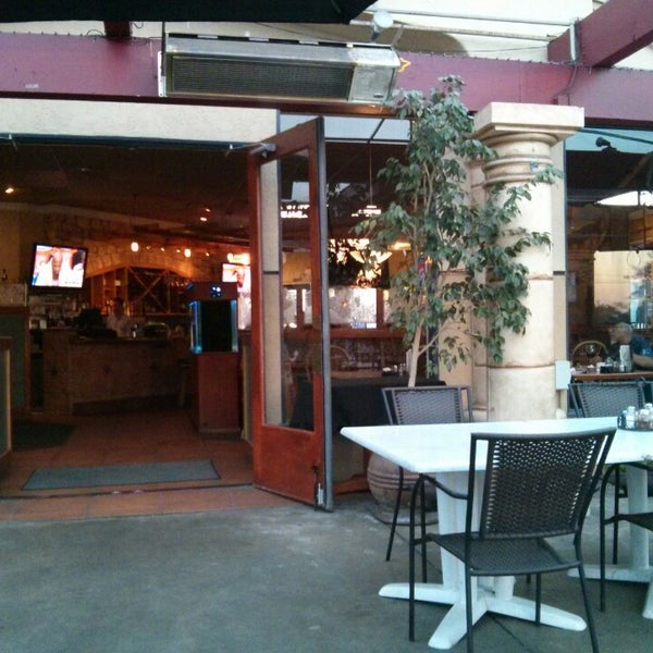Das Foto wurde bei Leucadia Pizzeria &amp; Italian Restaurant - Encinitas von Brad am 5/3/2013 aufgenommen