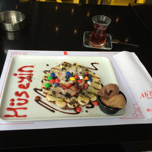 Foto tomada en Ab&#39;bas Waffle  por Hüseyin Ş. el 6/4/2016