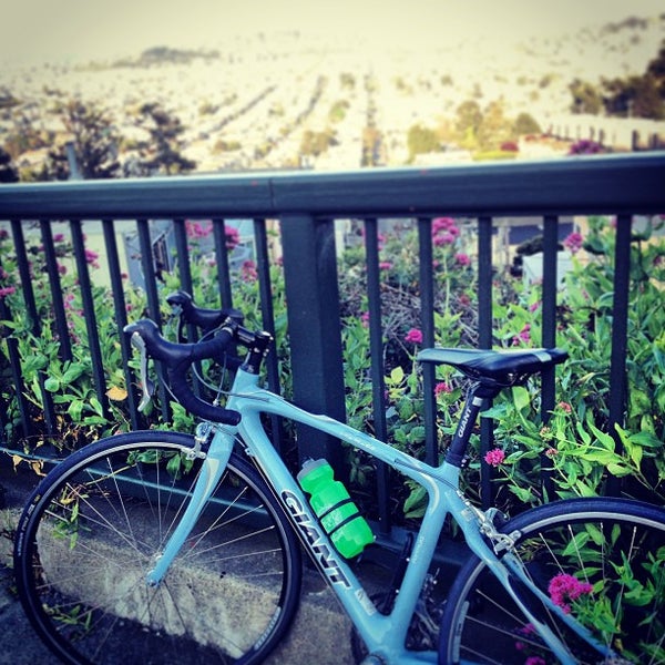 View place. Triple rund place 3 таиланд. Средневековая ранвина закат. Кентербери улицы. Royal view place 3 паттайя.