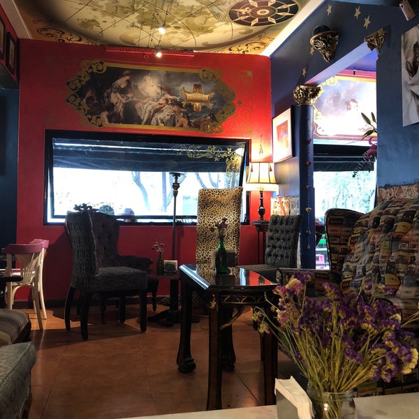3/9/2018 tarihinde Dana B.ziyaretçi tarafından Rococó Café Espresso'de çekilen fotoğraf