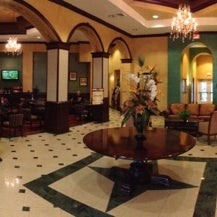 Das Foto wurde bei The Point Hotel &amp; Suites von Kevin  I. am 10/6/2012 aufgenommen