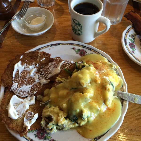 Oak Table Cafe American Restaurant in Sequim