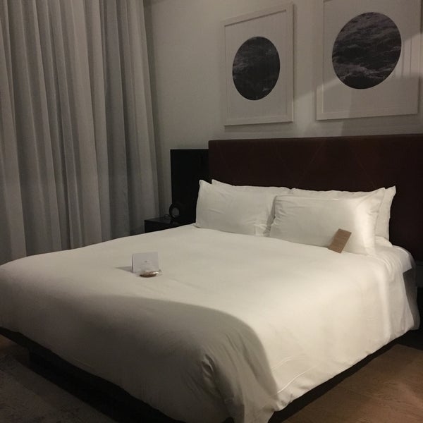 Foto tomada en Le Place d&#39;Armes Hôtel &amp; Suites  por David S. el 7/23/2019