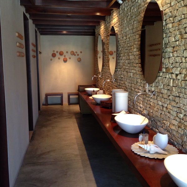 Spa los angeles. Escale resort marina & spa. Локситан массаж. L spa. Мадам л отель светлогорск.