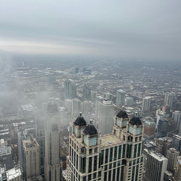Foto diambil di 360 CHICAGO oleh Jamar L. pada 4/1/2024