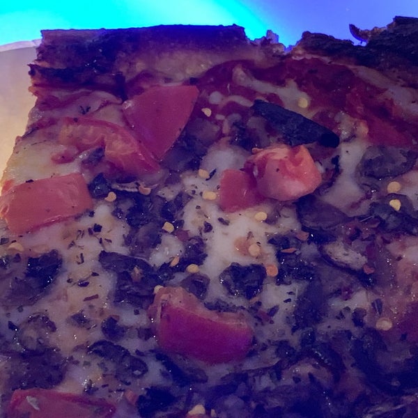 Das Foto wurde bei Marcello&#39;s Pizza von Suyash S. am 4/19/2019 aufgenommen