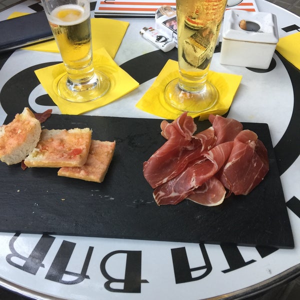 8/17/2017 tarihinde Giulio M.ziyaretçi tarafından Plata Cocktail Bar Barcelona'de çekilen fotoğraf