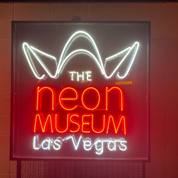 Foto tirada no(a) The Neon Museum por Mark L. em 4/25/2024
