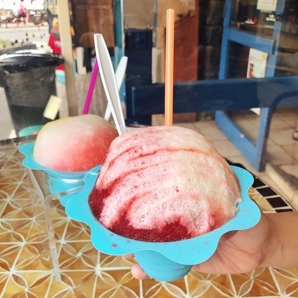 Photo taken at Scandinavian Shave Ice by Grace C. on 6/2/2018