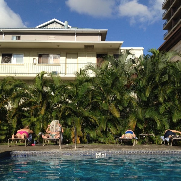 Photo taken at Royal Garden at Waikiki Hotel by Naoko F. on 11/29/2013