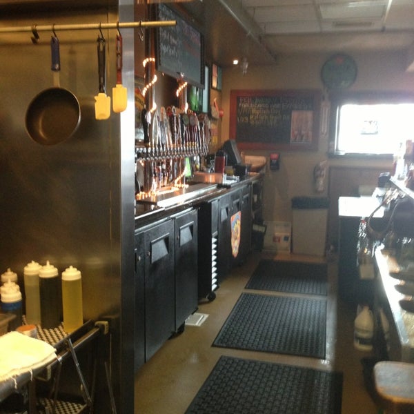 1/26/2013 tarihinde Joshua A.ziyaretçi tarafından PCH Sports Bar &amp; Grill'de çekilen fotoğraf