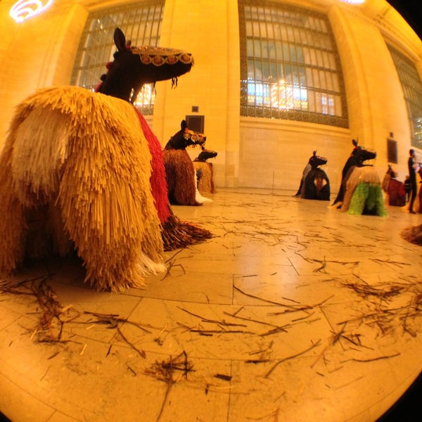 Foto tomada en Nick Cave&#39;s HEARD•NY at Grand Central Terminal  por Rick H. el 3/31/2013