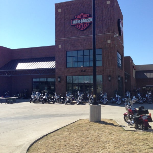 3/2/2013 tarihinde Daniel M.ziyaretçi tarafından Maverick Harley-Davidson'de çekilen fotoğraf