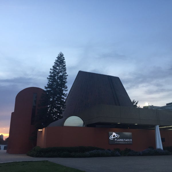 9/22/2017에 Carlos A.님이 Planetario Universidad de Santiago de Chile에서 찍은 사진