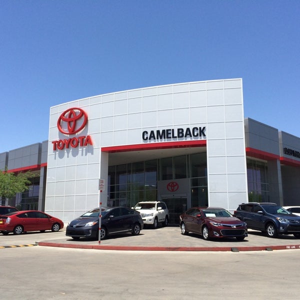 รูปภาพถ่ายที่ Camelback Toyota โดย Sham K. เมื่อ 5/20/2014