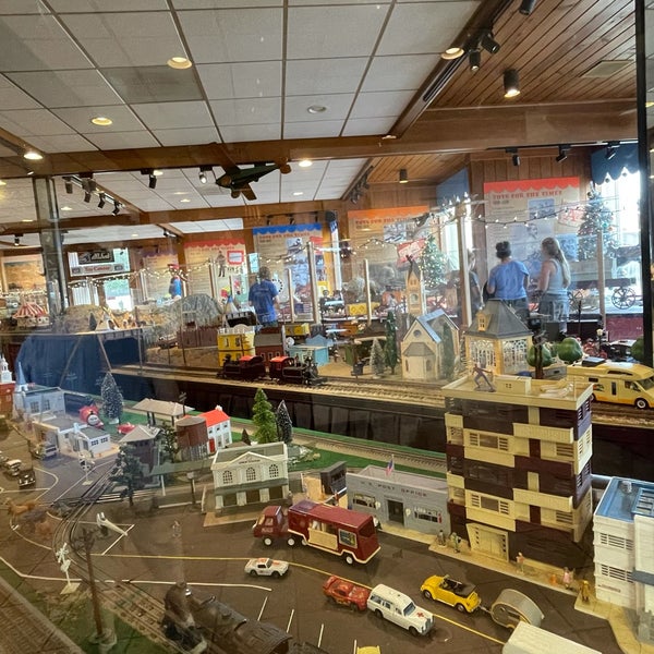 Toy town hotsell junction 32