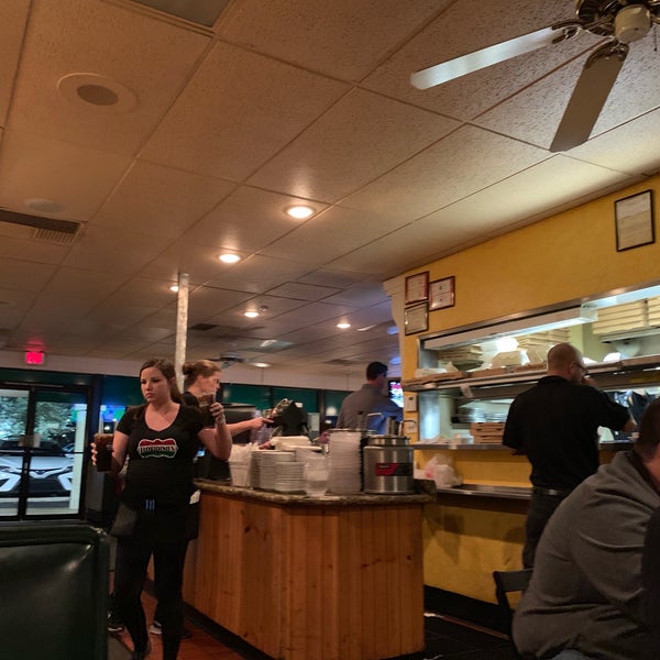 2/11/2019にSham K.がFloridino&#39;s Pizza &amp; Pastaで撮った写真