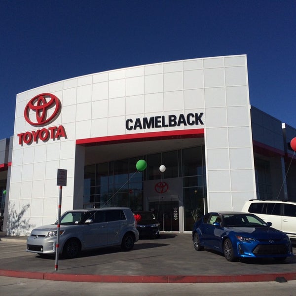 รูปภาพถ่ายที่ Camelback Toyota โดย Sham K. เมื่อ 12/15/2013