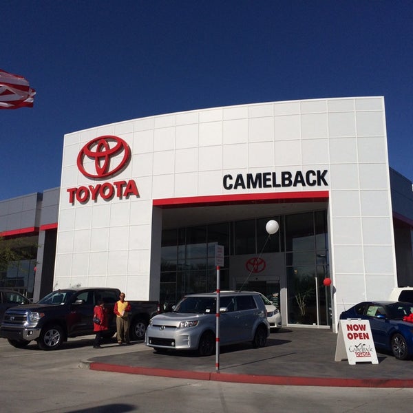รูปภาพถ่ายที่ Camelback Toyota โดย Sham K. เมื่อ 12/8/2013