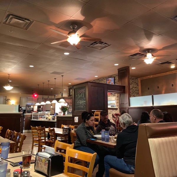 2/18/2019にSham K.がSal&#39;s Gilbert Pizzaで撮った写真