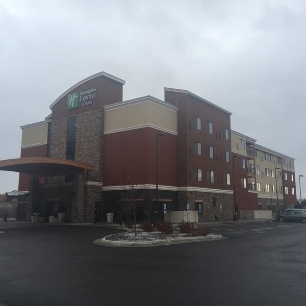 Photo taken at Holiday Inn Express &amp; Suites Butte by Natasha L. on 2/21/2015