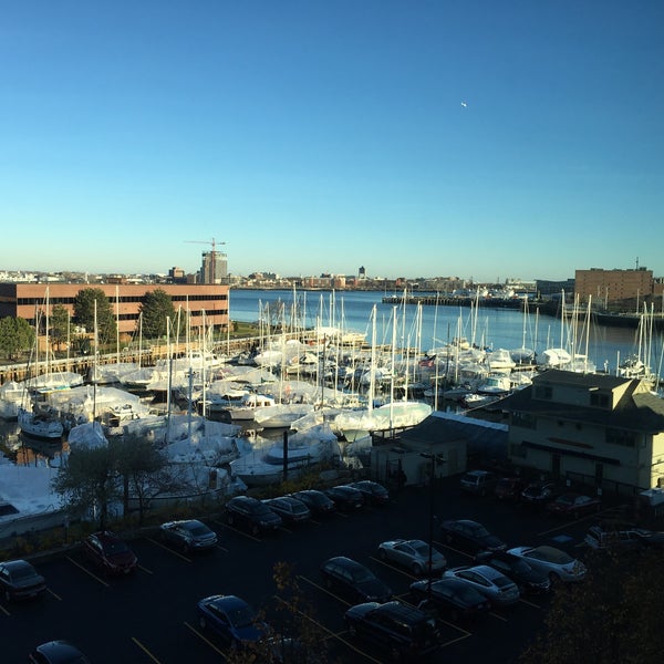 Das Foto wurde bei Residence Inn by Marriott Boston Harbor on Tudor Wharf von Craig J. am 12/6/2015 aufgenommen