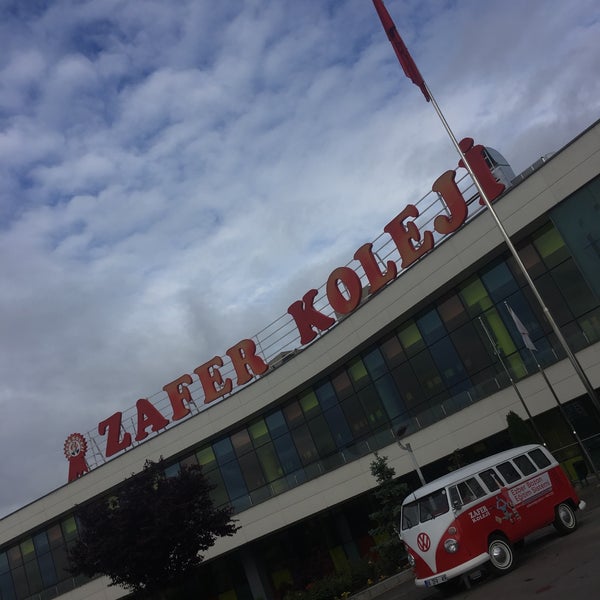 Photo prise au Zafer Koleji par Kıvanç K. le5/12/2018