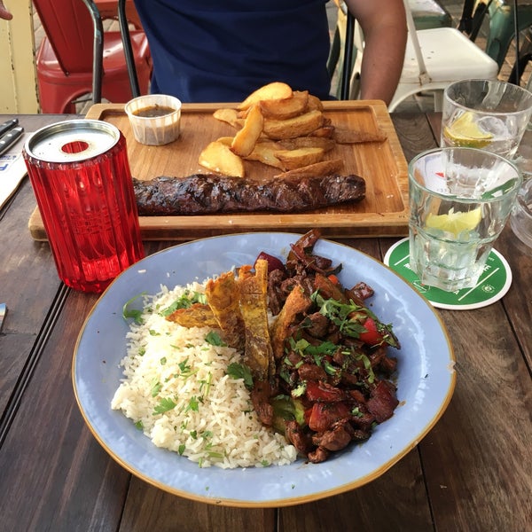 Das Foto wurde bei FOC Latin Food &amp; Drinks von Büşra K. am 9/8/2017 aufgenommen