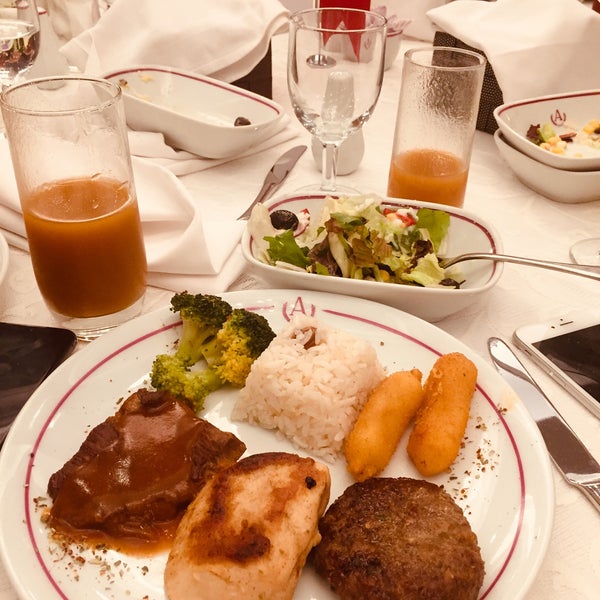 Das Foto wurde bei Akgün Hotel von Betül am 11/18/2019 aufgenommen
