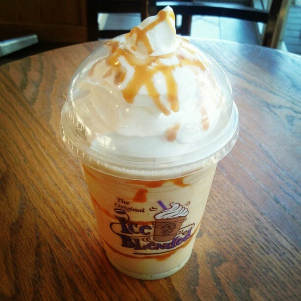 Photo taken at The Coffee Bean &amp; Tea Leaf by Janel R. on 10/1/2012