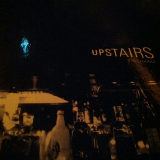Foto scattata a Upstairs Bar da alaN il 10/10/2012