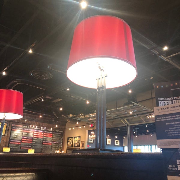 Photo taken at BJ&#39;s Restaurant &amp; Brewhouse by Justin C. on 11/24/2019