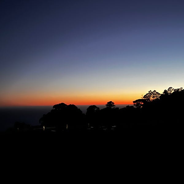 Foto diambil di Ventana Big Sur oleh Justin C. pada 3/11/2022