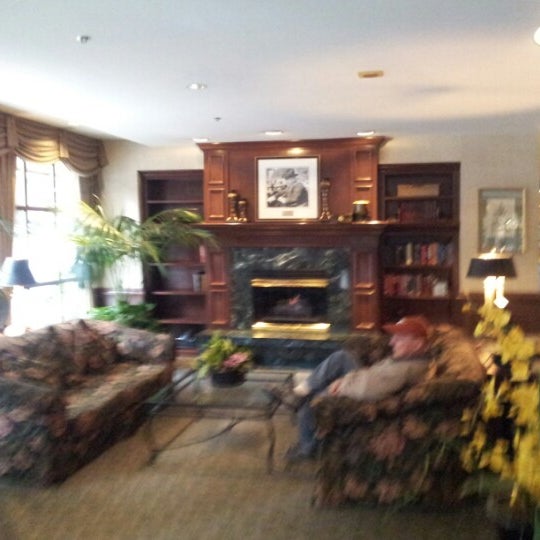 Photo taken at The Roosevelt Hotel by Emmanuel L. on 10/12/2012