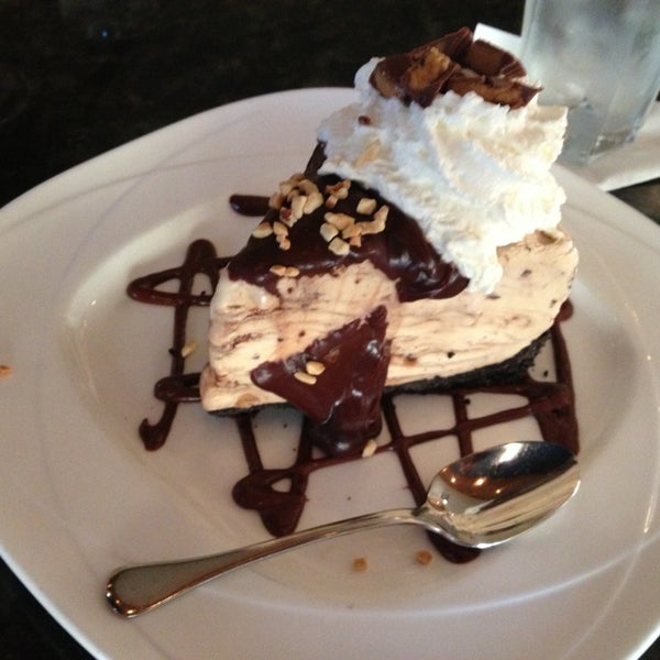 Photos at Leo's Seafood Restaurant & Bar Seafood Restaurant in Grand