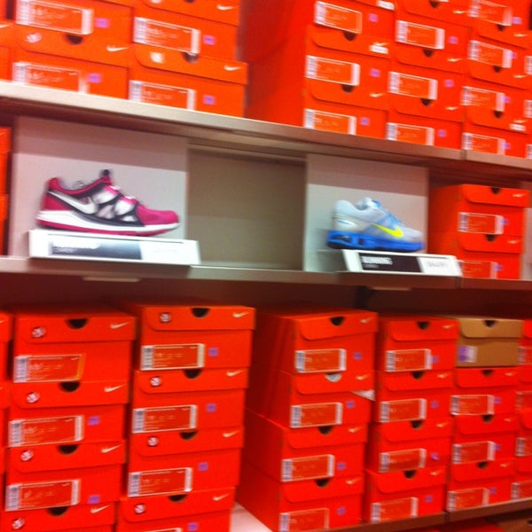 aurora outlet nike factory store