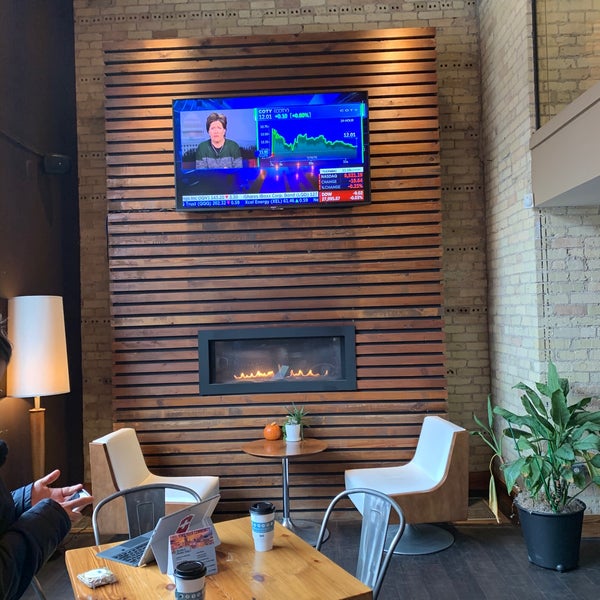 Photo prise au Hudson Business Lounge par Brent K. le11/18/2019