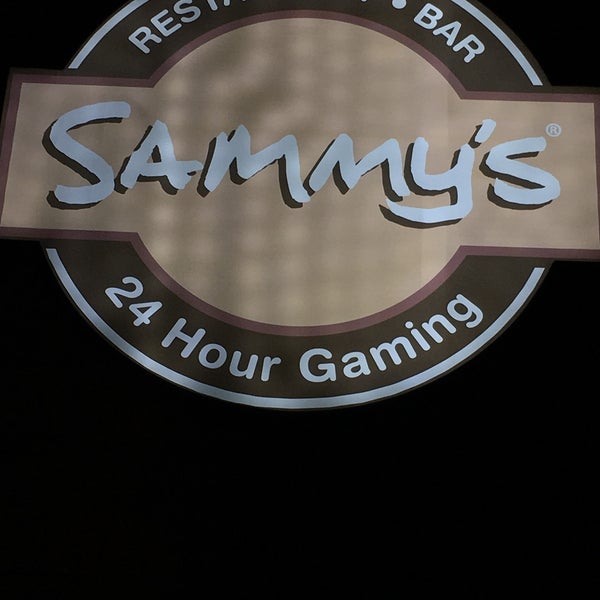 Foto tomada en Sammy&#39;s Restaurant &amp; Bar  por Rob B. el 2/15/2018