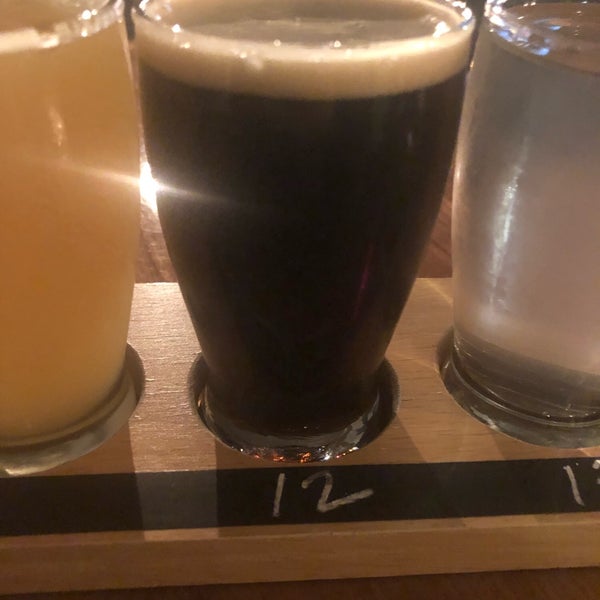 Photo taken at Valley Growlers by Rachel C. on 3/7/2019