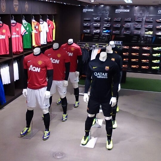 Nike shop hamburg hotsell