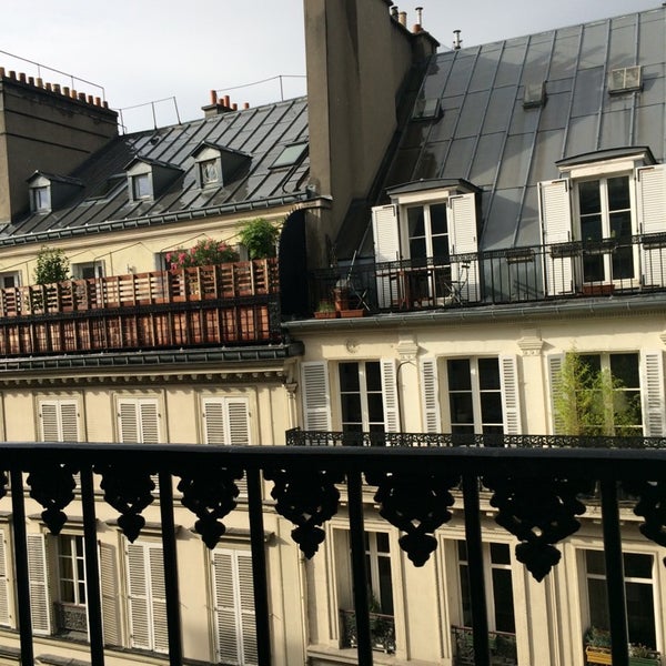 Хорошее расположение в самом центре Парижа. Комнаты простые, но чистые и уютные. Цена-качество отлично соотносятся.