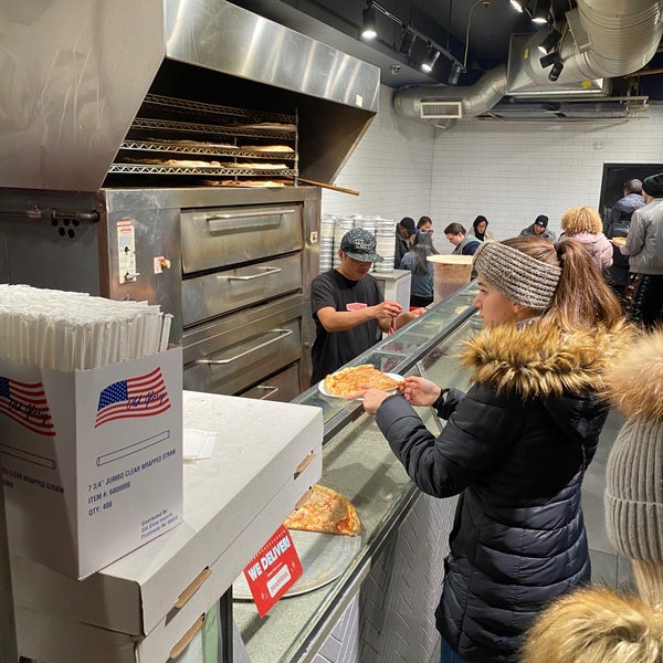 11/10/2019にPaul Gが2 Bros. Pizzaで撮った写真