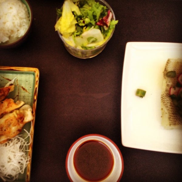 รูปภาพถ่ายที่ Myo Sushi Bar โดย Anna J. เมื่อ 7/5/2013