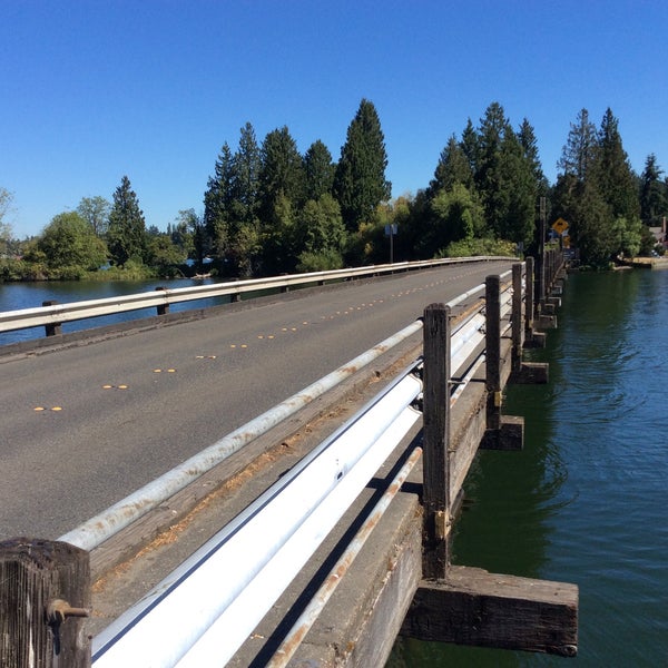Lake Steilacoom Interlakken bridge Lakewood, WA